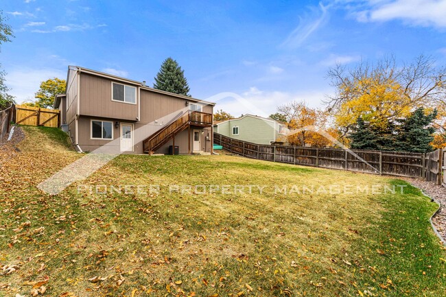 Building Photo - Spacious Home with Central AC & Fenced Yard