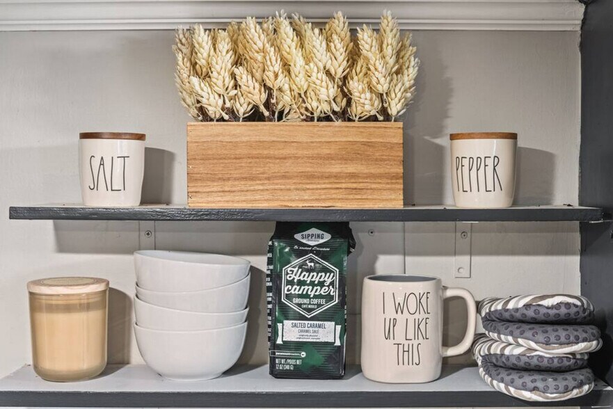 Building Photo - 657 McGruder St NE