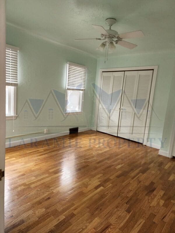 Building Photo - 1617 E Custer St