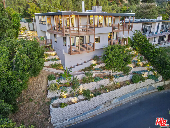 Building Photo - 3288 Wrightwood Dr