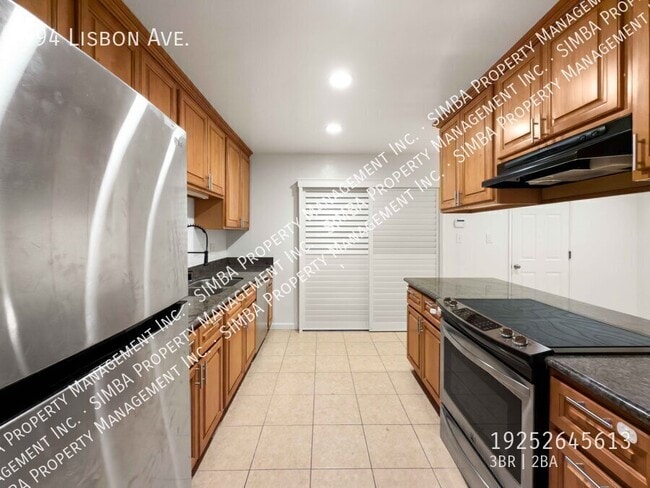 Building Photo - 994 Lisbon Ave