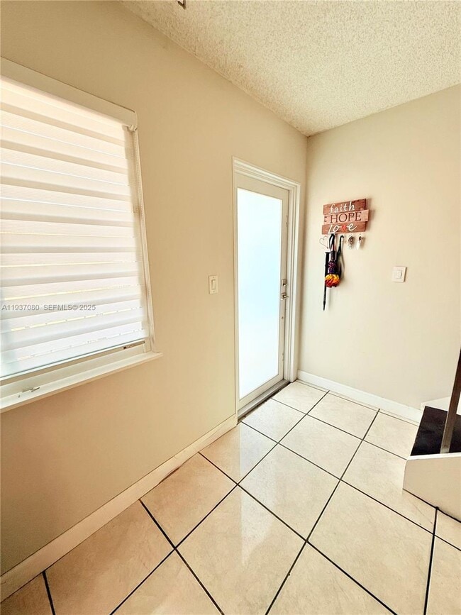 Building Photo - 2162 W 60th St