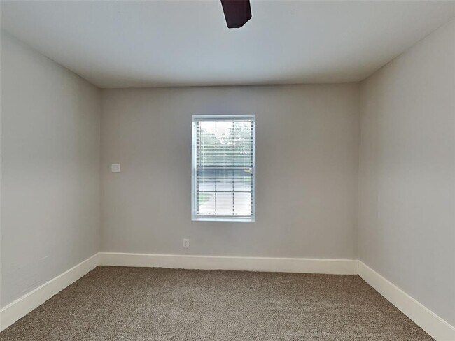Building Photo - 1201 Hilburn Ct