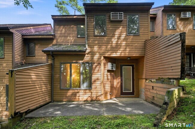 Building Photo - 44 Tolland Ave
