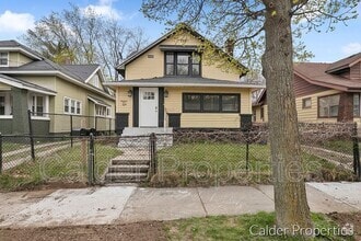 Building Photo - 1948 Collins Ave SE