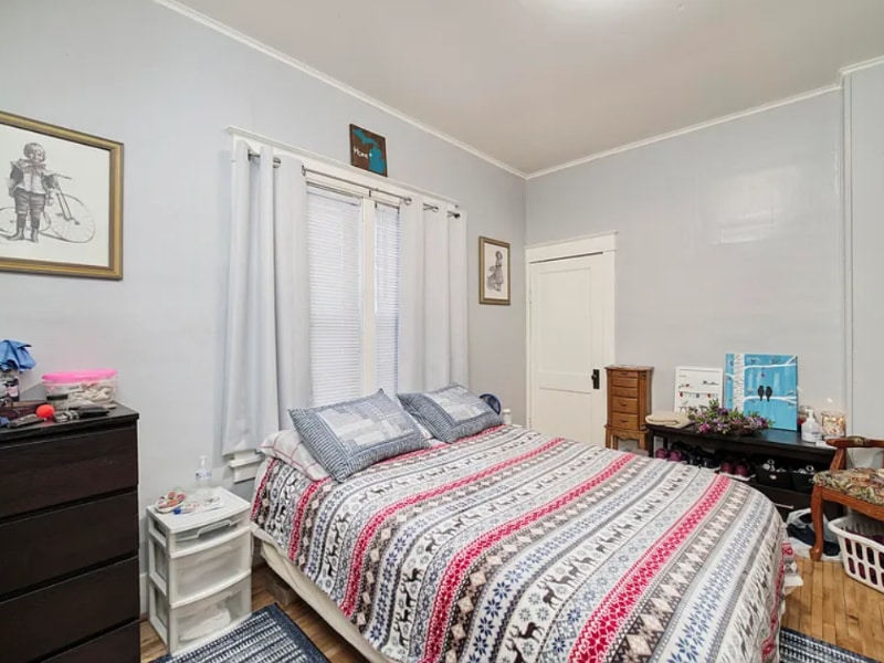 Building Photo - 720 E Ludington Ave