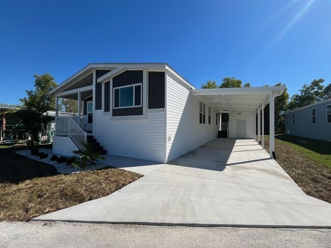 Building Photo - 18 Eland Dr