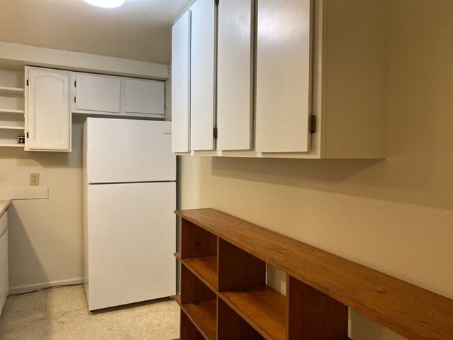 Building Photo - STUDENTS WELCOME! Spacious Basement Apartment 2 Bedroom 1 Bathroom West Fort Collins