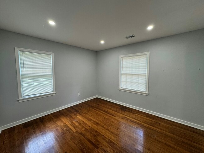 Building Photo - 329 Pine Ridge Rd