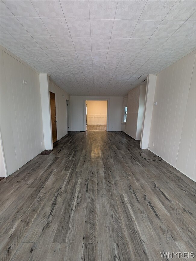 Building Photo - 67 Barton St