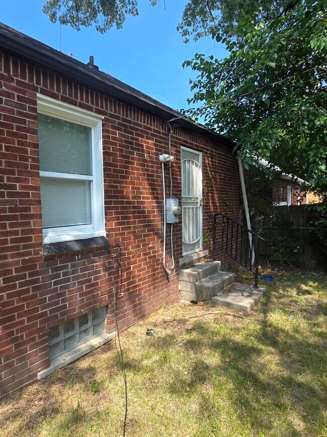 Building Photo - 18627 Curtis St