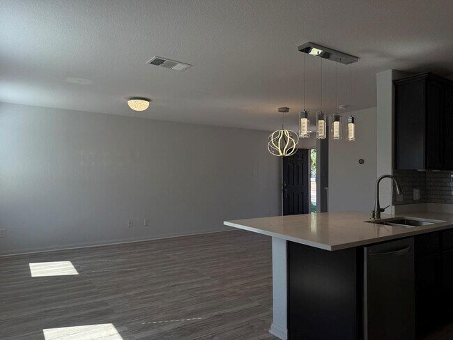 Building Photo - 709 Yearwood Ln