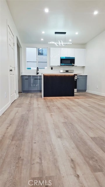 Building Photo - 3020 1/2-3022 W 12th St