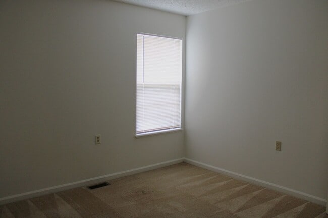 Building Photo - 1604 N 4th St