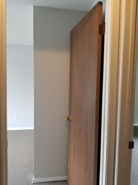 Building Photo - 1030 Davidson Dr