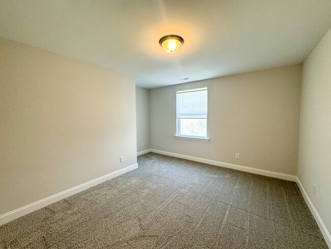 Building Photo - 2202 Rooster Spur Ct