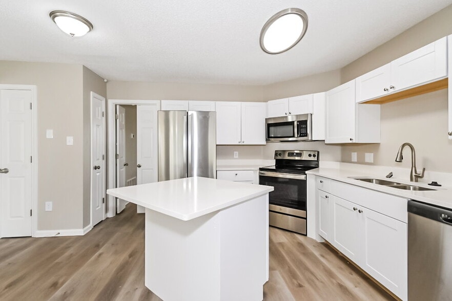 Building Photo - 12873 Fox Ridge Ln