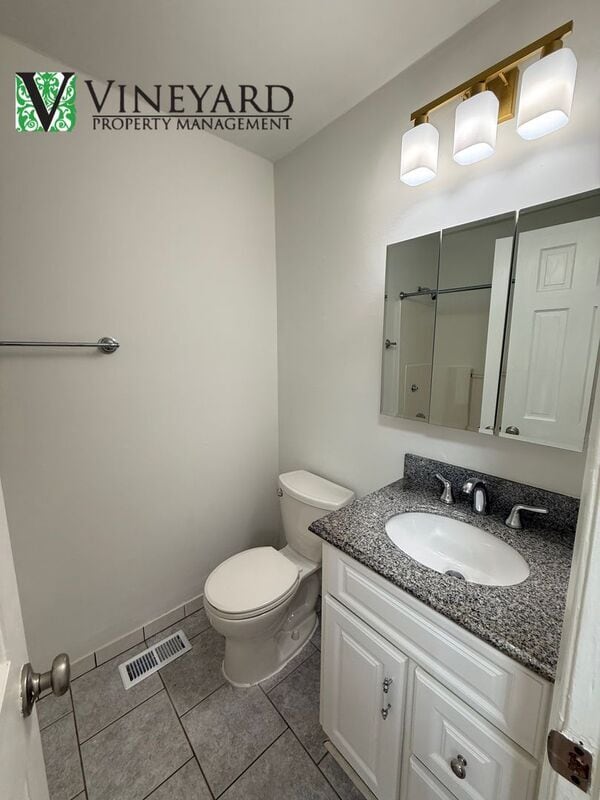 Building Photo - 1023 Pine Valley Dr NE