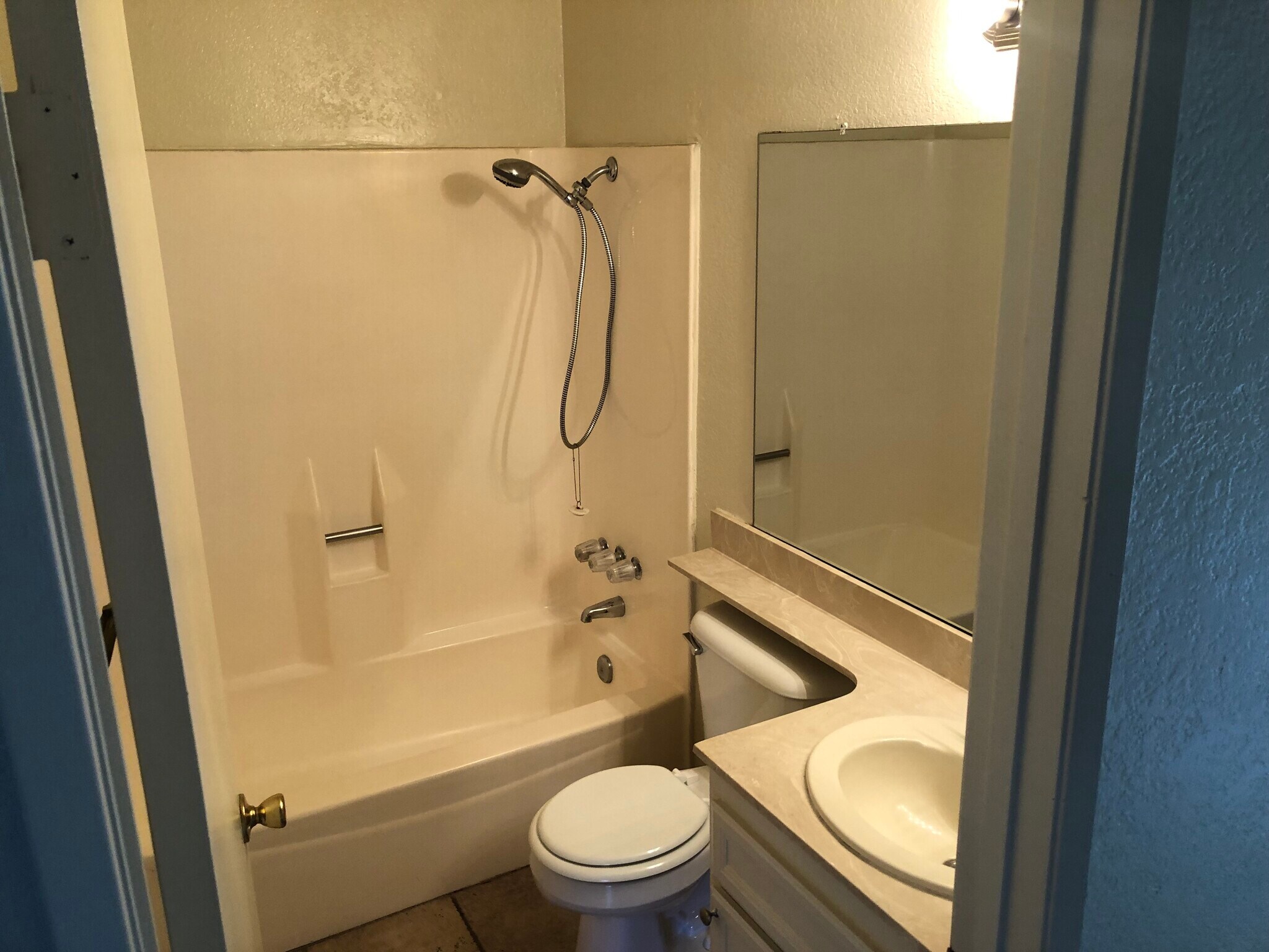 Building Photo - 119 Avenida Las Brisas