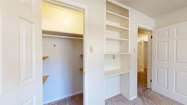 Building Photo - 3800 Windridge Dr