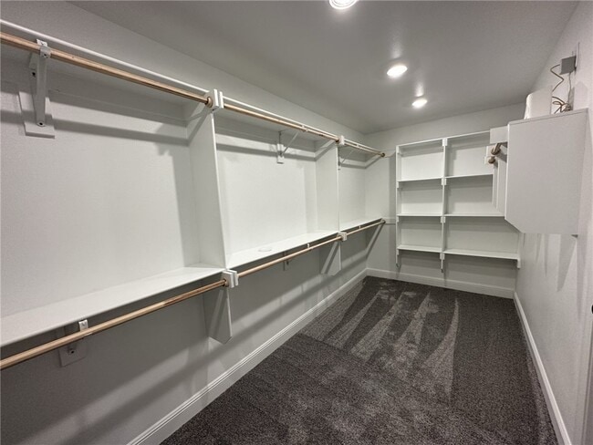 Building Photo - 2040 Tallgrass Ter