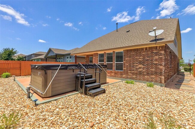 Building Photo - 205 Penna Ln