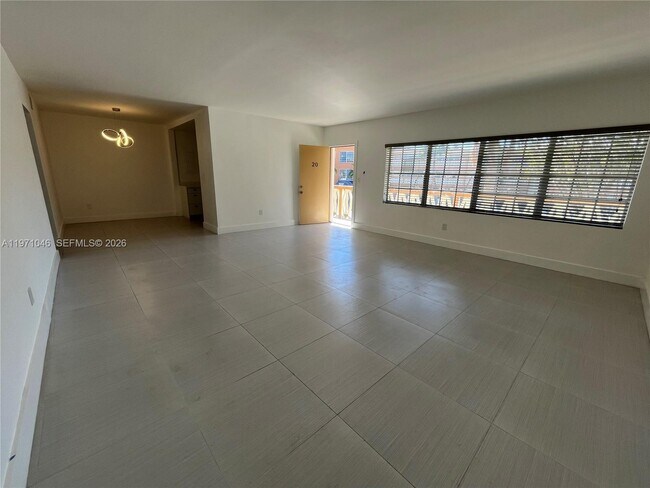 Building Photo - 11855 NE 19th Dr