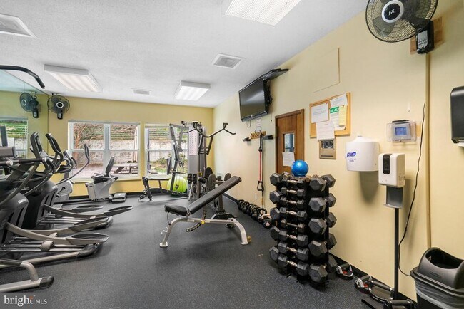 Building Photo - 2100 Langston Blvd.