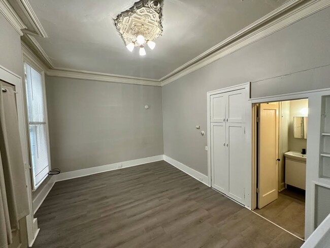 Building Photo - 172 High St