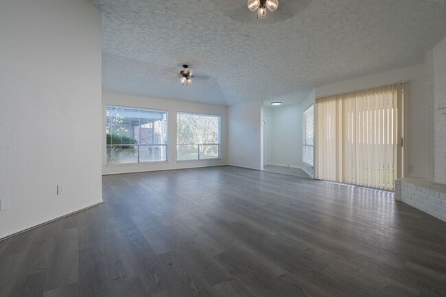 Building Photo - 16127 Olive Glen Dr