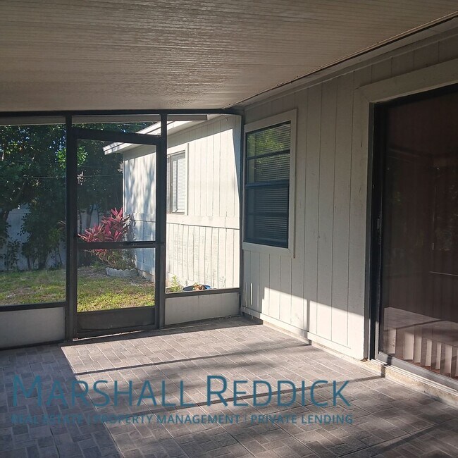 Building Photo - Charming 3 Bedroom 2 Bathroom Single Famil...