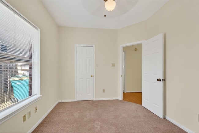 Building Photo - 4227 Meadowchase Ln