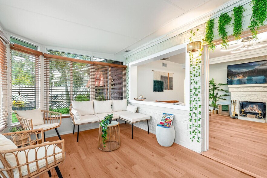 Building Photo - 1336 NE 14th Ave