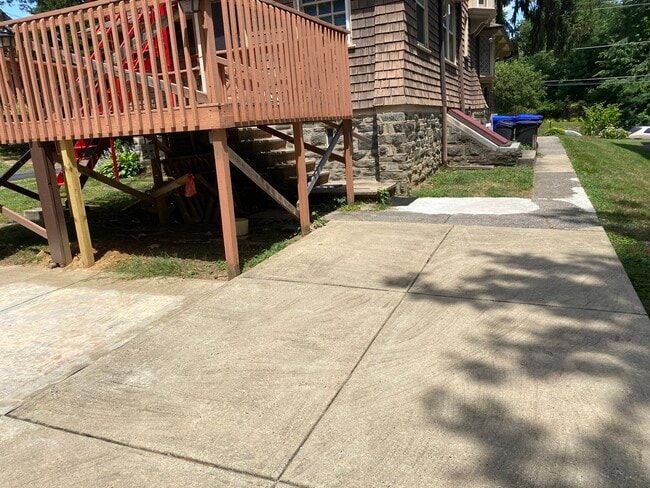 Building Photo - 7936 Montgomery Ave