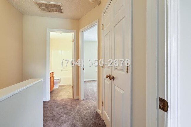 Building Photo - Beautiful townhouse 2 bed 1.5 bath in Monroe