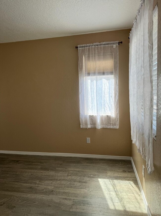 Building Photo - 10920 Tomatillo Ln SE
