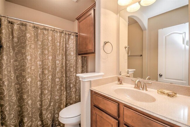 Building Photo - 26335 Cedar Pine Dr