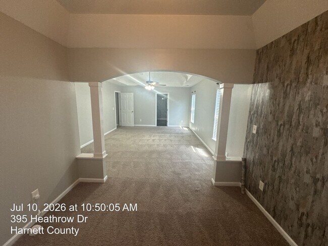 Building Photo - 394 Heathrow Drive