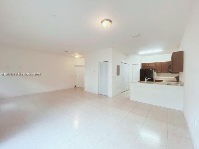 Building Photo - 290 NW 109th Ave