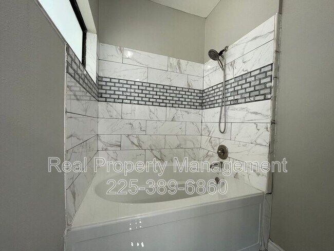 Building Photo - 1531 Lila St