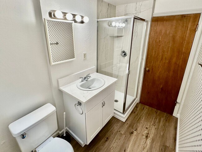 Building Photo - 112 College Way