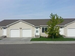 Building Photo - 2 Bed, 1 Bath Rocky Mountain Townhome w/ Garage & In-Unit Laundry