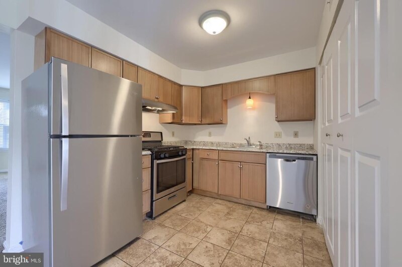 Building Photo - 1902 Pin Oak Dr