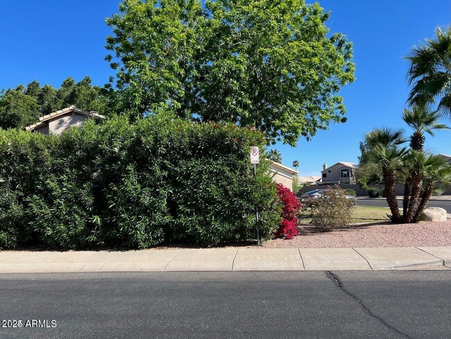 Building Photo - 7160 W La Senda Dr