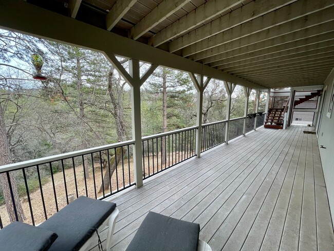 Building Photo - Charming Alta Sierra Home