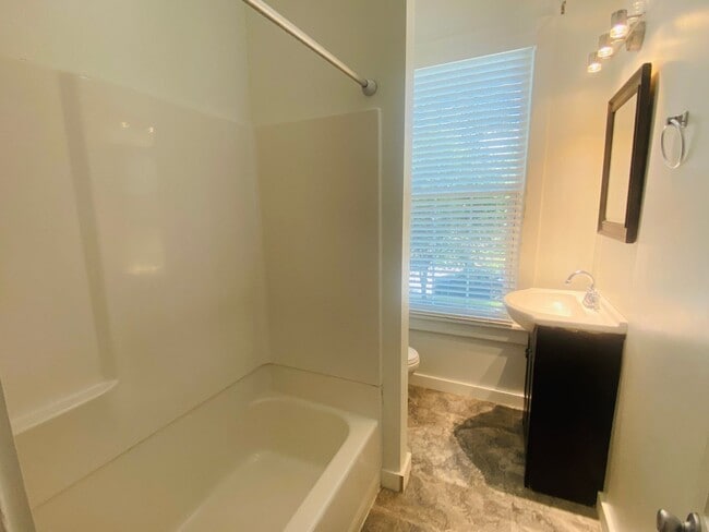 Building Photo - Old Shandon