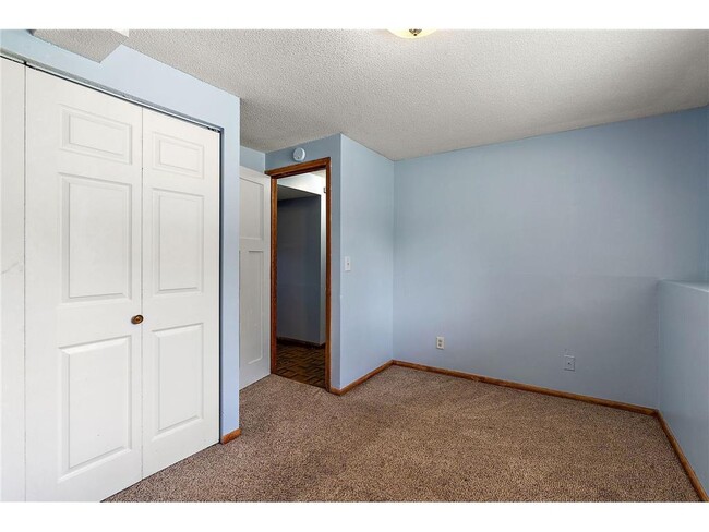 Building Photo - 964 McKnight Rd S
