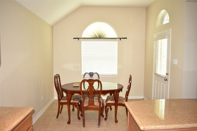 Building Photo - 26422 Meadow Dawn Ln