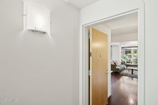 Building Photo - 7151 E Rancho Vista Dr