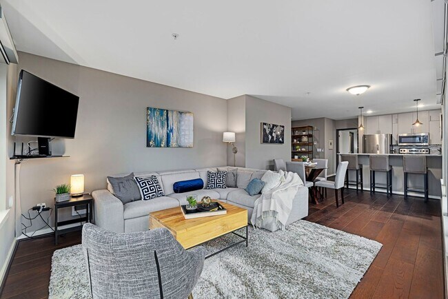 Building Photo - 2Bd/1.75Ba Seattle Condo